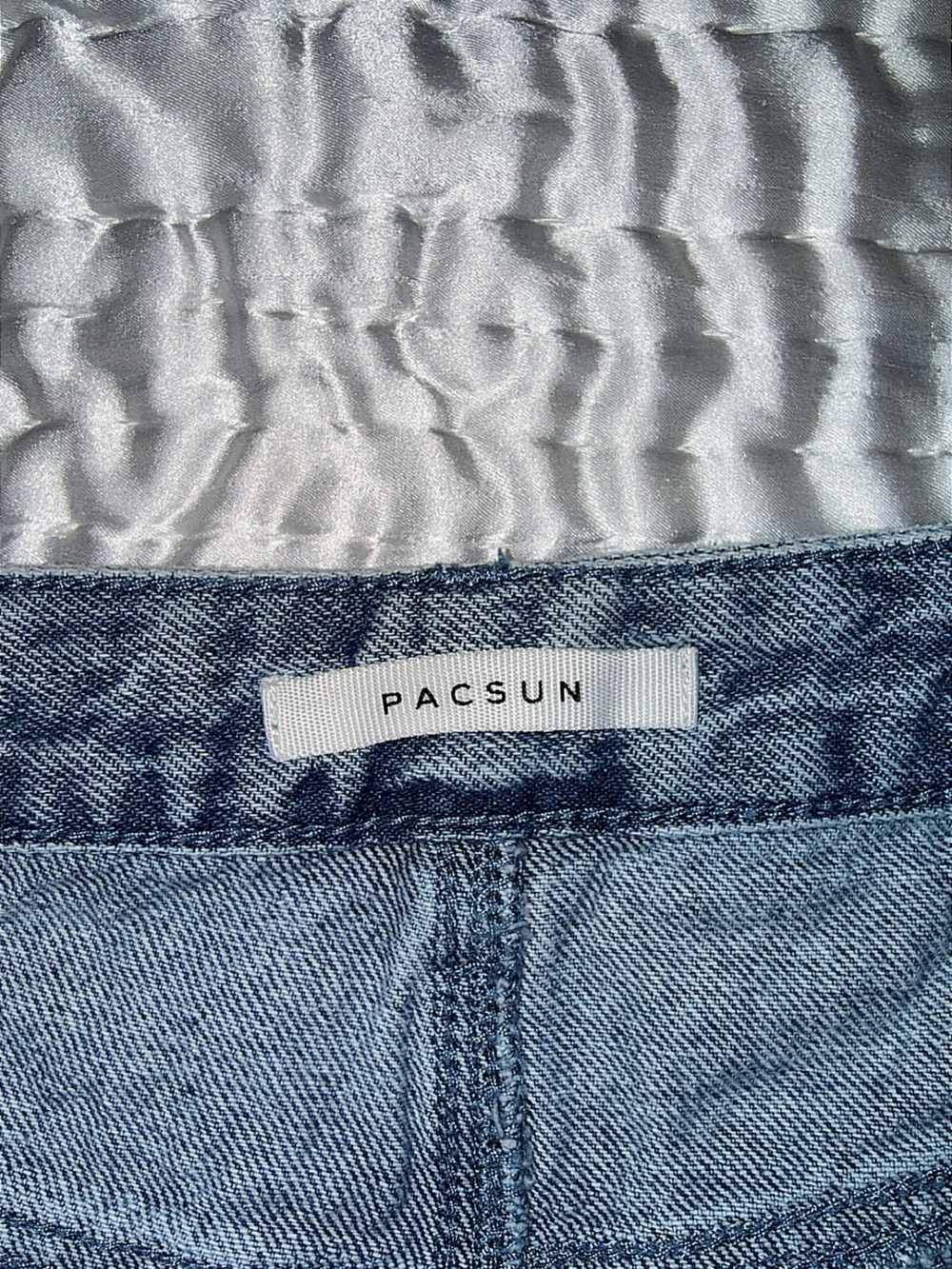 Excellent PACSUN HIGH RISE FESTIVAL Women’s Size 28 Distressed Denim Short - Picture 7 of 10